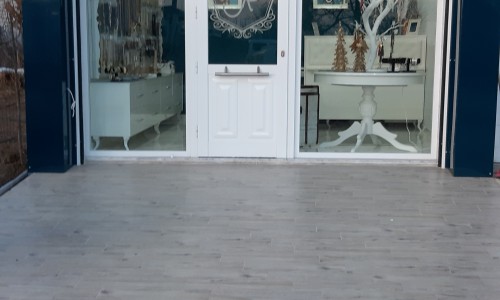 Η αναγέννηση φυσικού καταστήματος FLORANSBIJOUX
