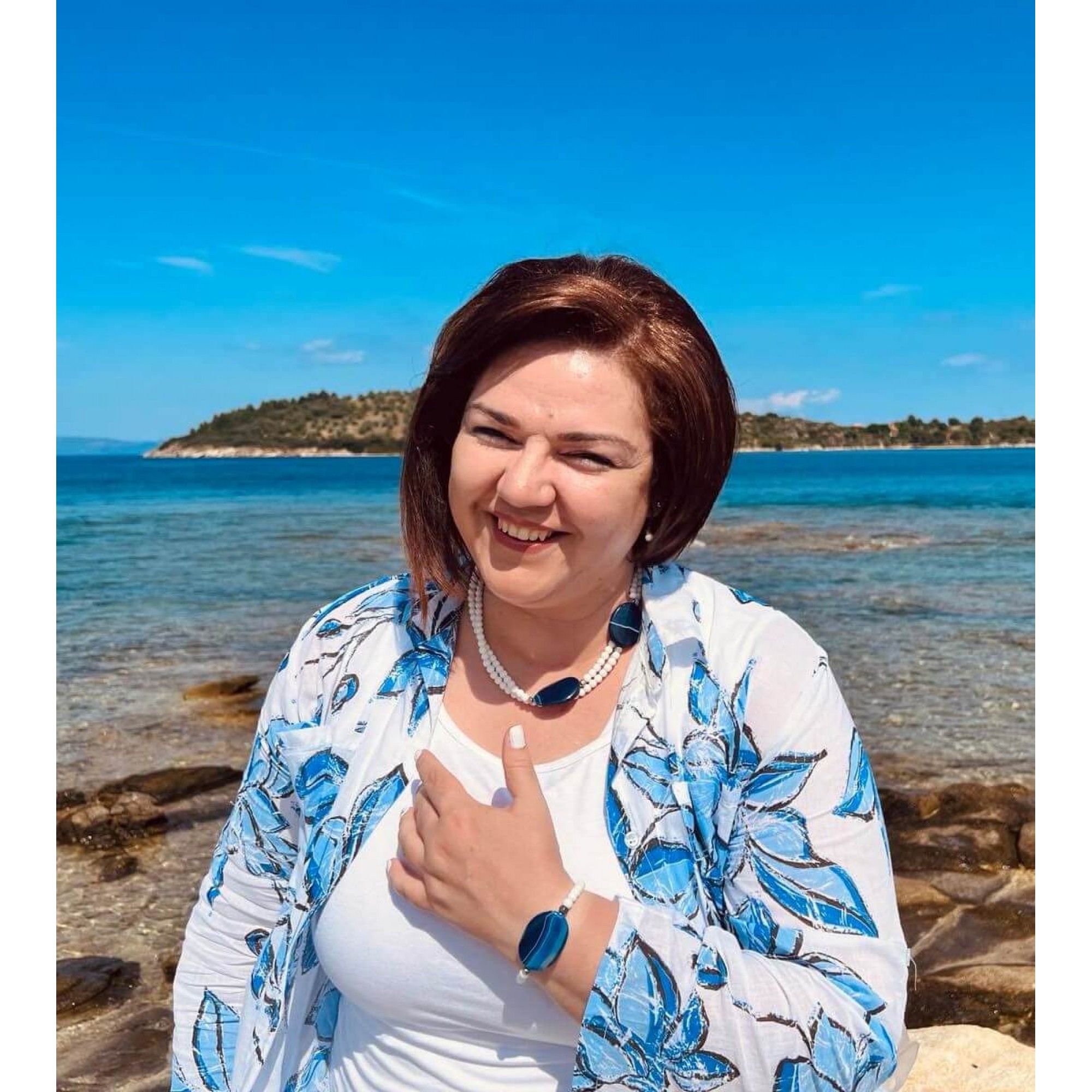 Βραχιόλι άσπρη π΄έτρα και ημ.λίθος αχάτης Βραχιόλι άσπρη π΄έτρα και ημ.λίθος αχάτης