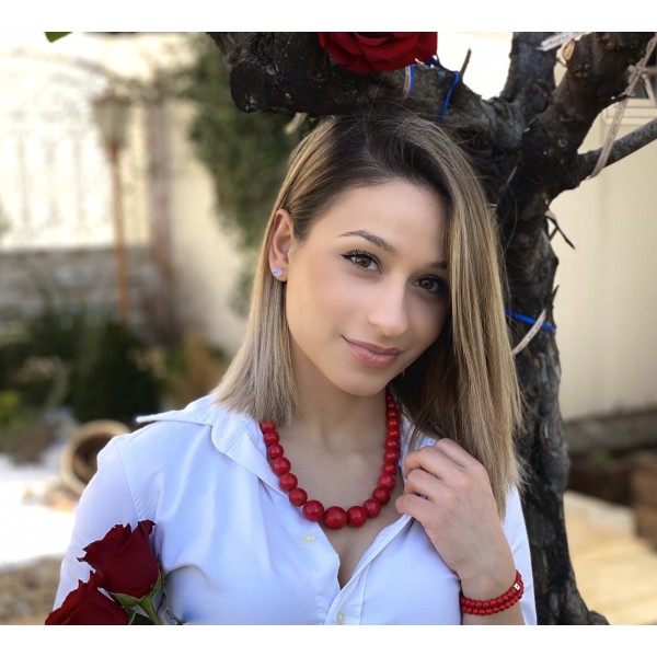 Κολιέ κόκκινο χαουλίτη